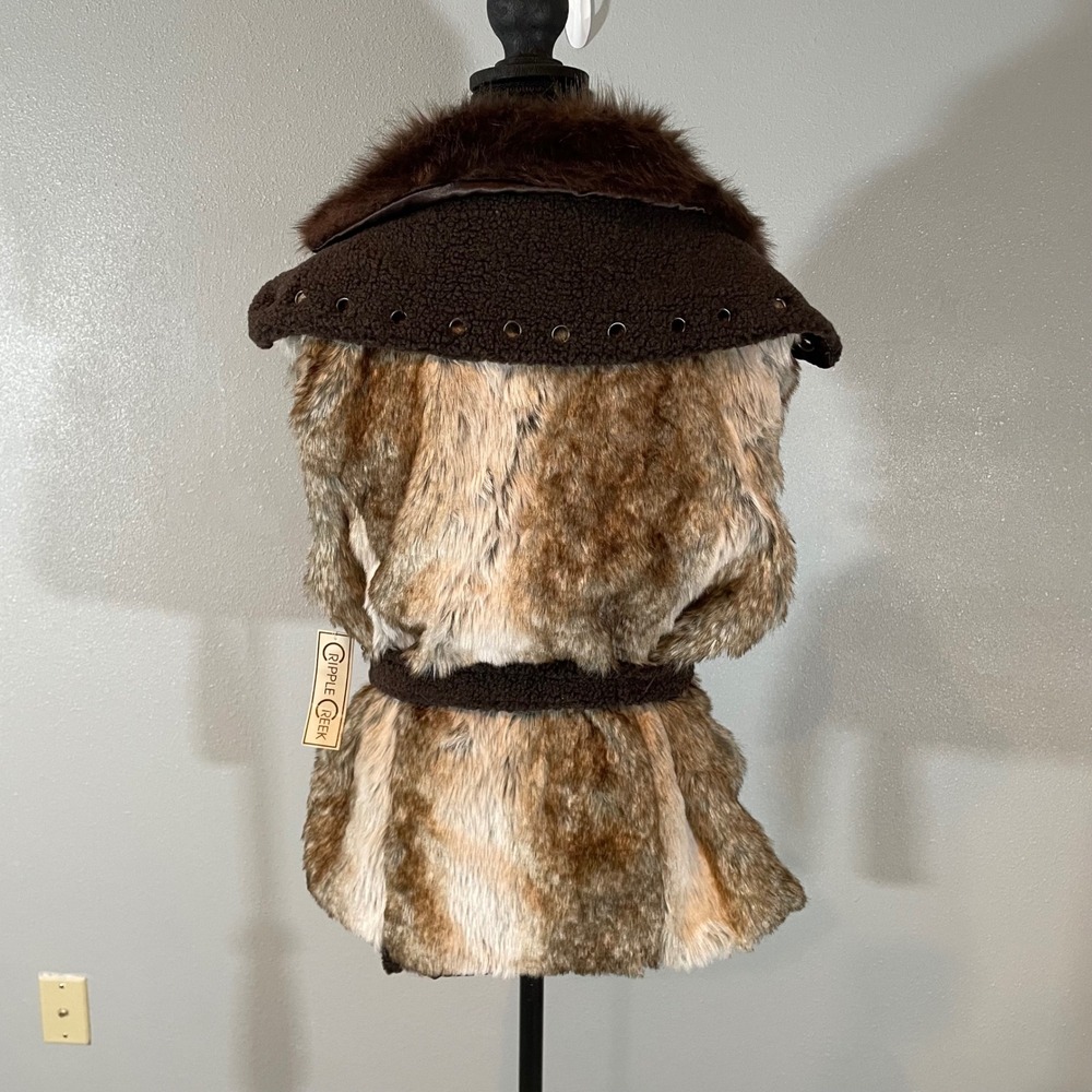 Cripple Creek Womens Faux Fur Belted Vest Brown Sherpa Grommet Size M NWT Chic - Picture 2 of 6